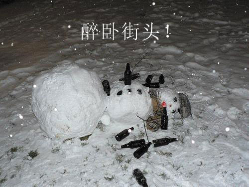 暴风雪过后｀｀街头的搞笑雪人