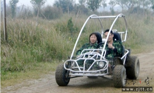 沙滩车2.jpg