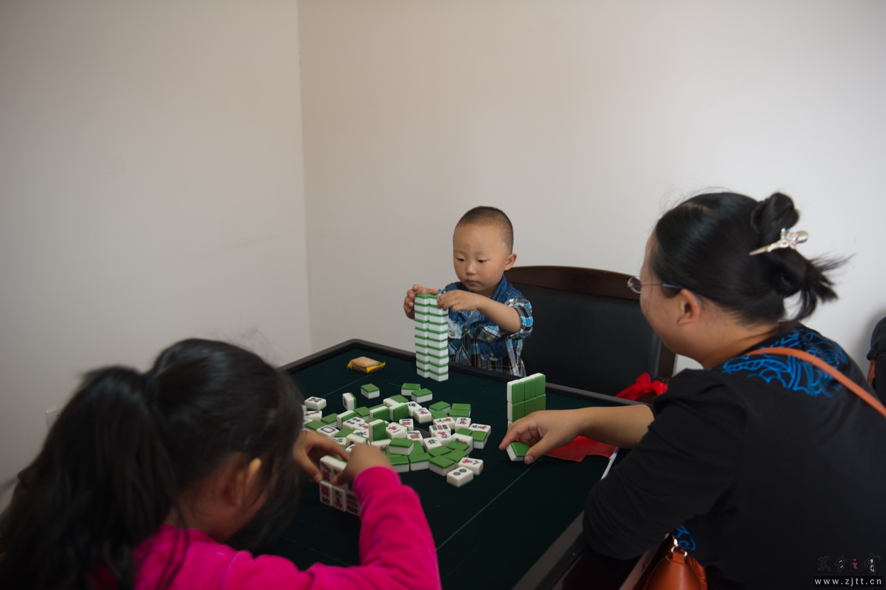 先玩一盘麻将