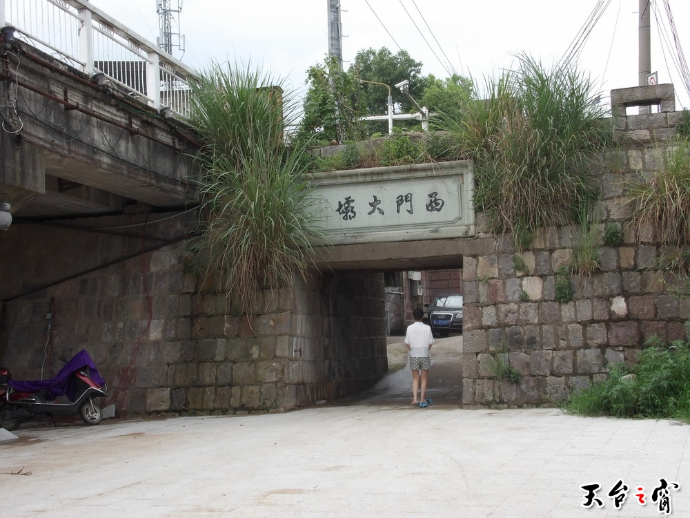 100_0146_调整大小.JPG