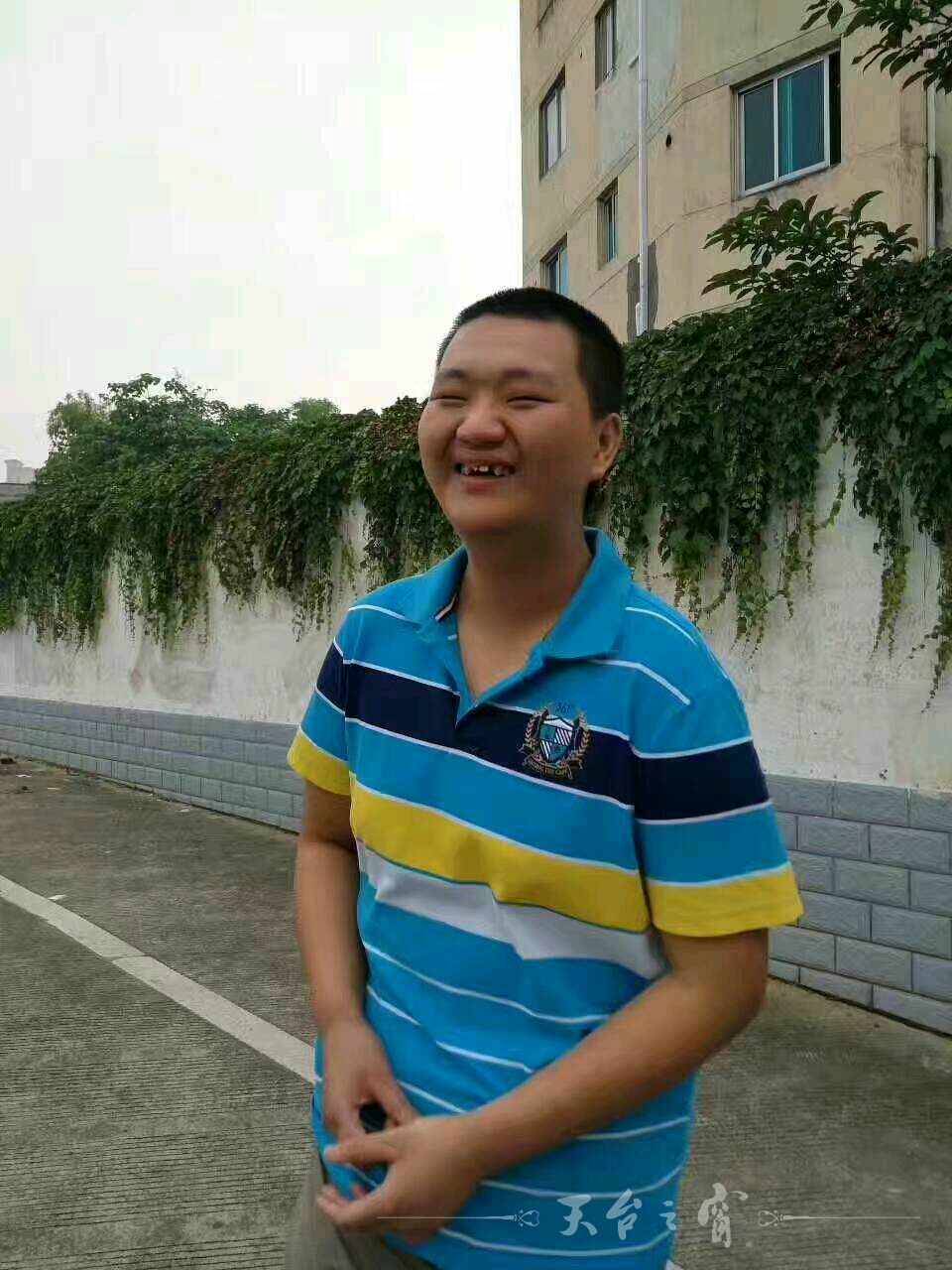 54MCzKiIocZi.jpg