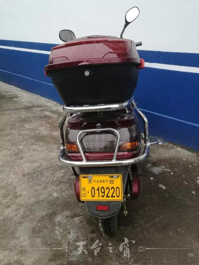 1535118692743ddc294e9f3.jpg