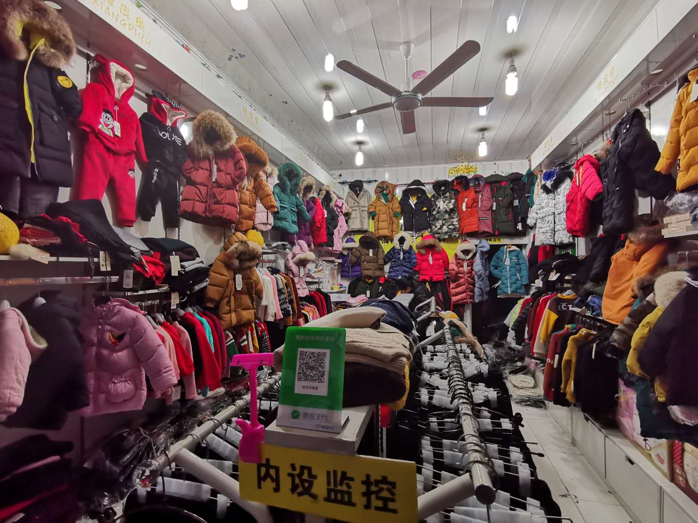 店内2.jpg