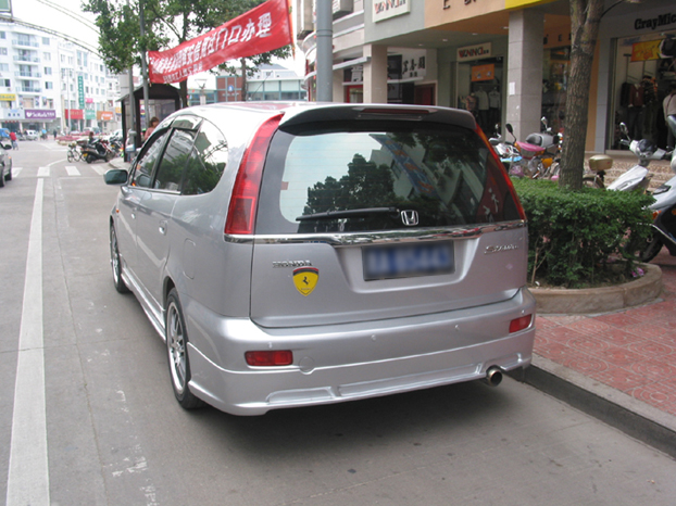 再发一张,大家猜猜是什么车~