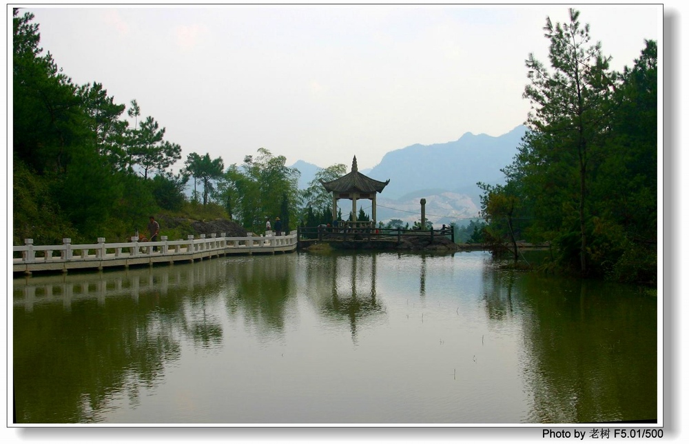 正在开发中的龙山景区