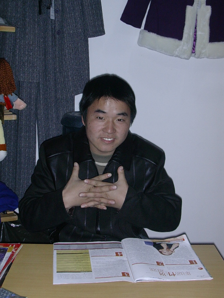 [贴图]我哈壮实彪悍的表哥