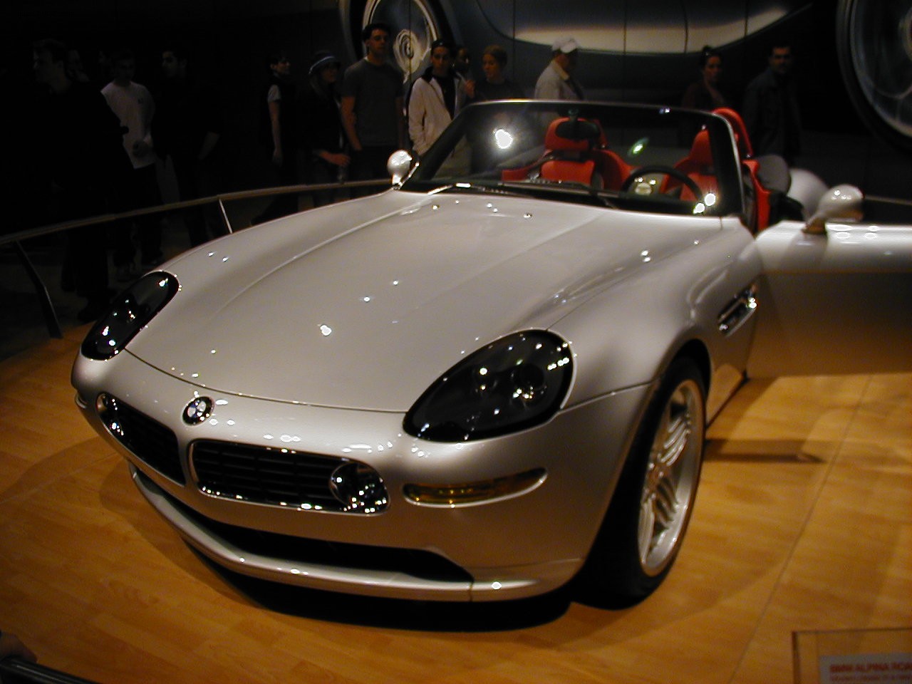 ~~~送上BMW的顶级量产跑车`Z8~~~