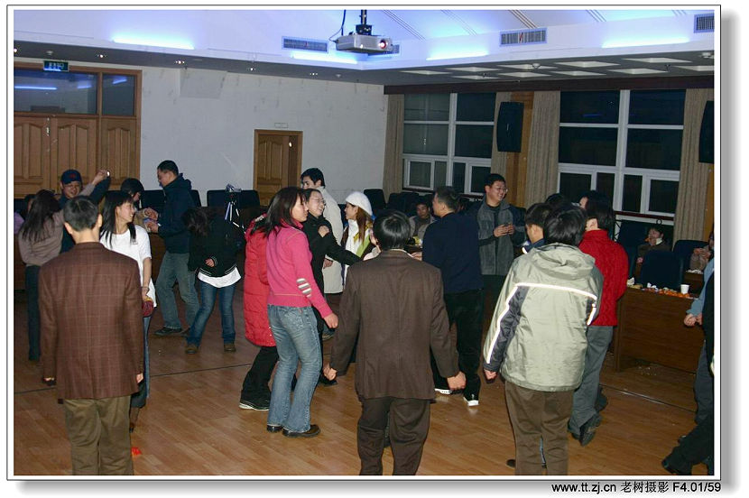 户外运动俱乐部迎2005元旦联欢晚会