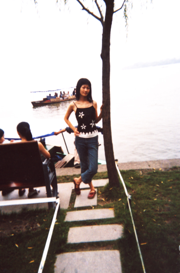 qVCgC4j5.jpg