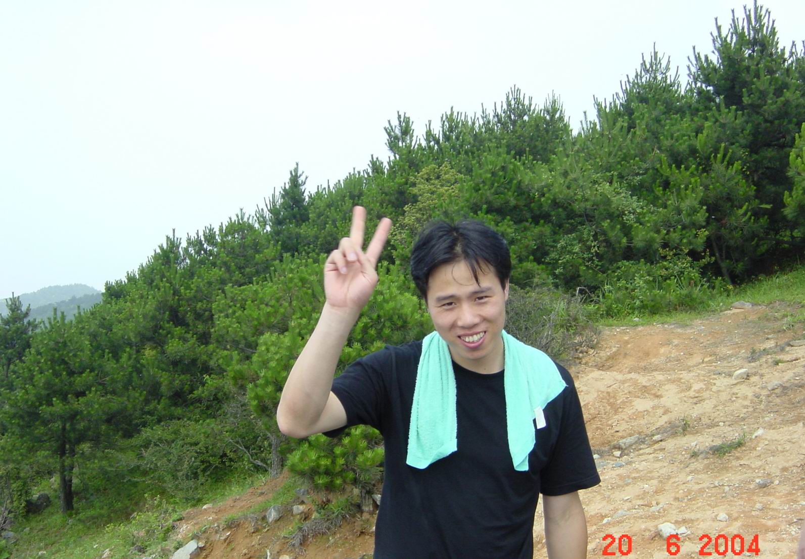 同志们.偶们苍山顶溜达回来啦!