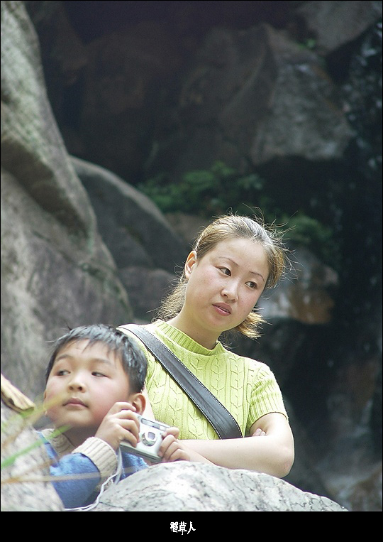 我女朋友不怎么漂亮,大家不要说不好听话谢谢!~!