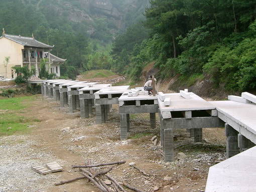 建设中的龙山景区