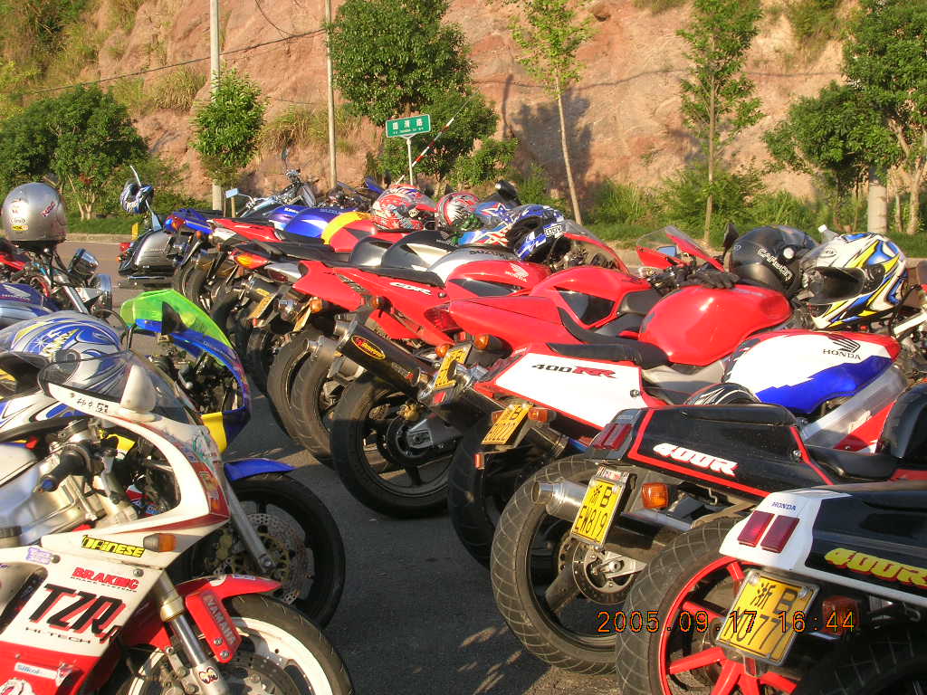 天台的跑车聚会!!!