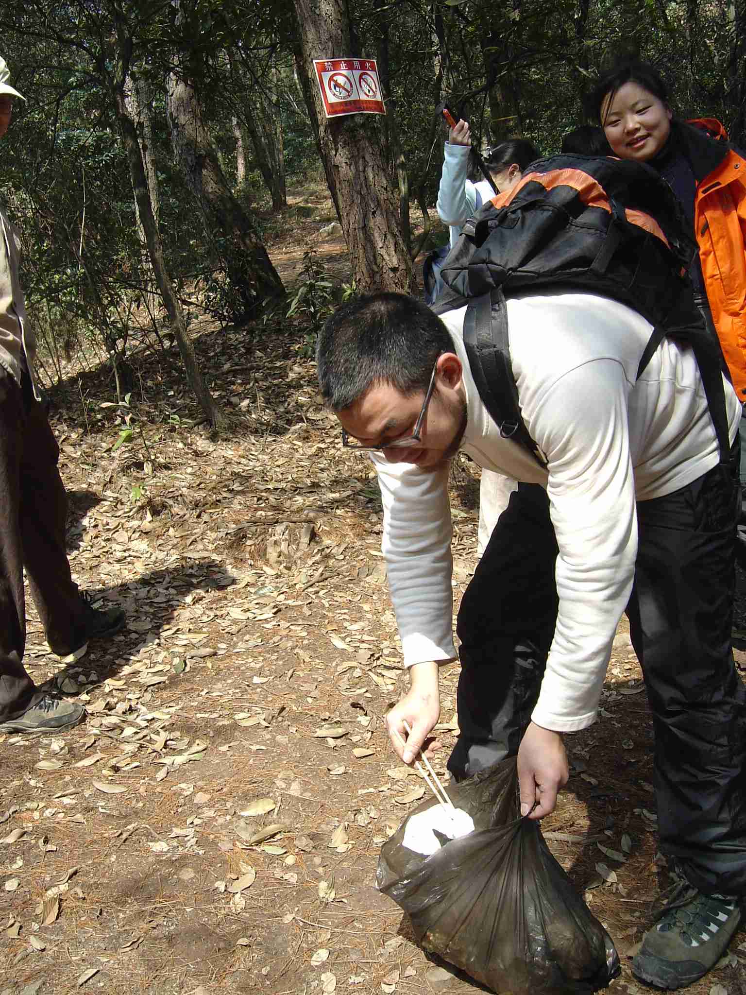 你们走黄岩，我只能走西湖群山了