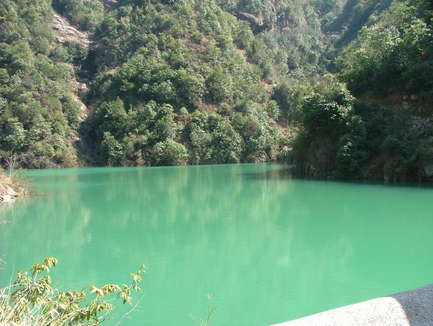 优游龙穿峡