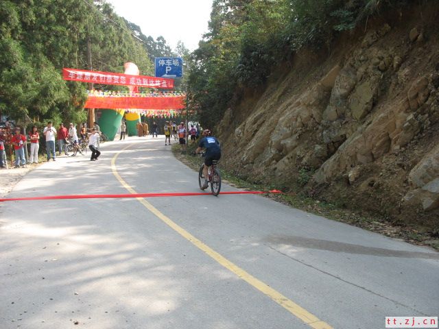 2006“乌药精”杯首届浙江“车迷节”天台山自行车爬坡赛.天台单车俱乐部荣获团体第四和个人第13