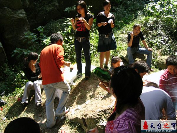 10.6号烧烤活动帐目明细及人数，
