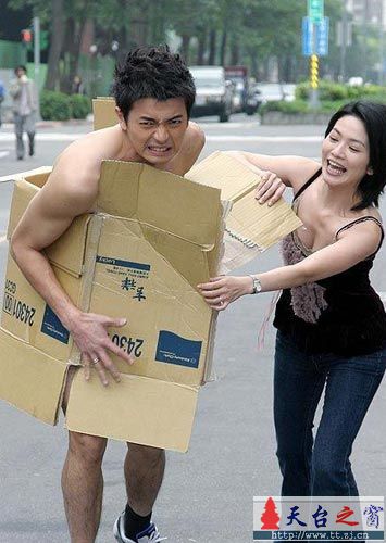女流氓另人发指!让论坛女性自叹不如啊!