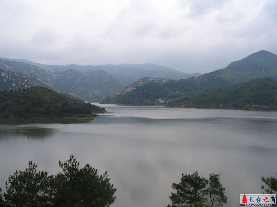 听说桐柏宫在水底下