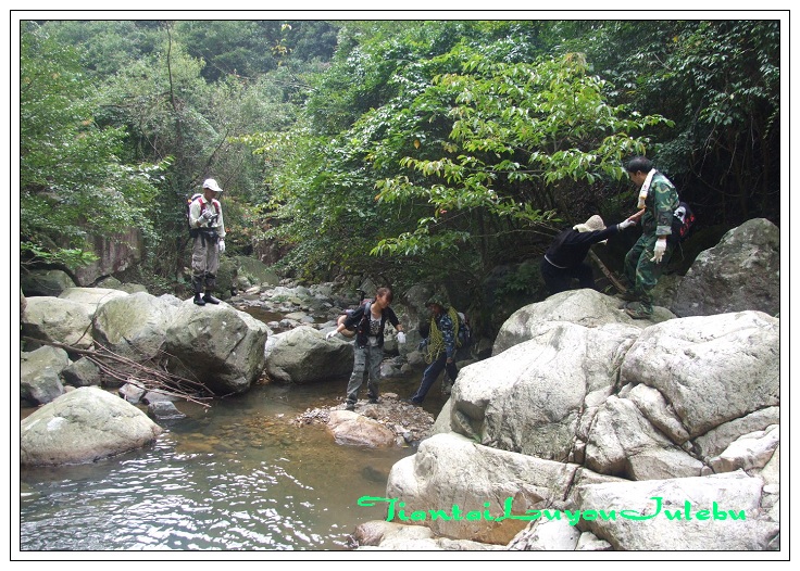 穿越九龙潭  会师苍山顶