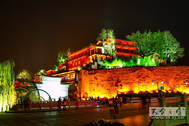 夜色下的丽江