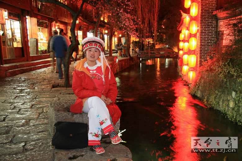 夜色下的丽江