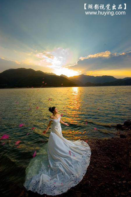 湖影夏季天姥山------沃州湖 婚纱照片欣赏