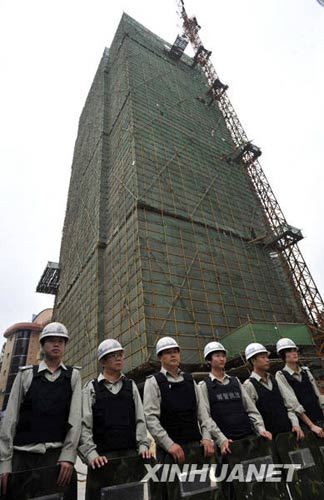 一起拖了八年的民生问题,拷问政府保民生保在何处?
