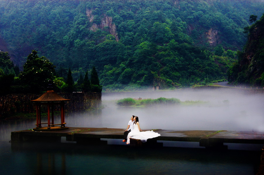 湖影夏季天姥山------沃州湖 婚纱照片欣赏