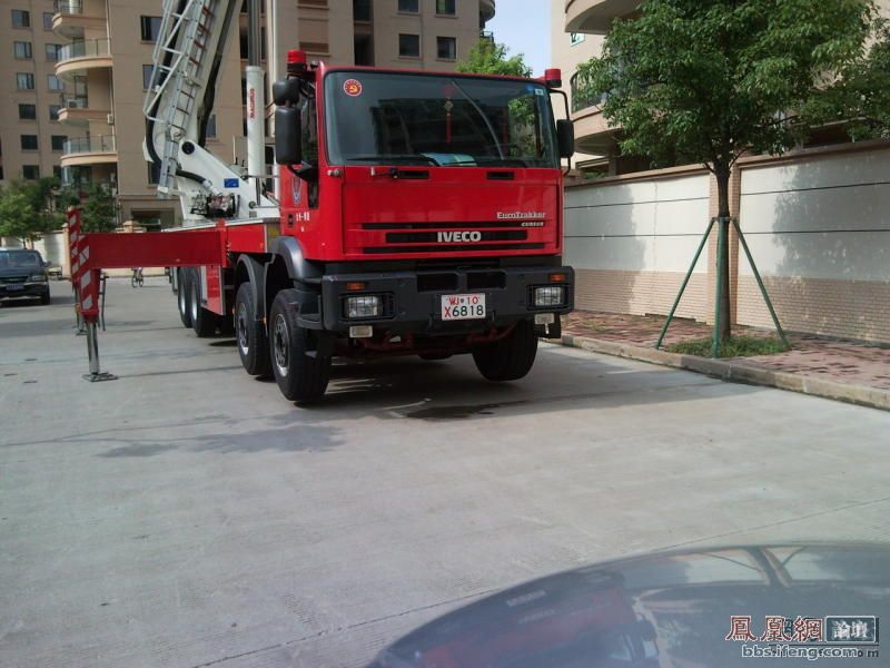 台州惊现最牛“装修消防云梯”(图)