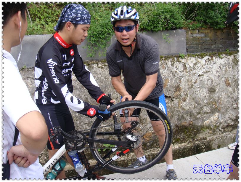 一路以摆POSE为主.jpg