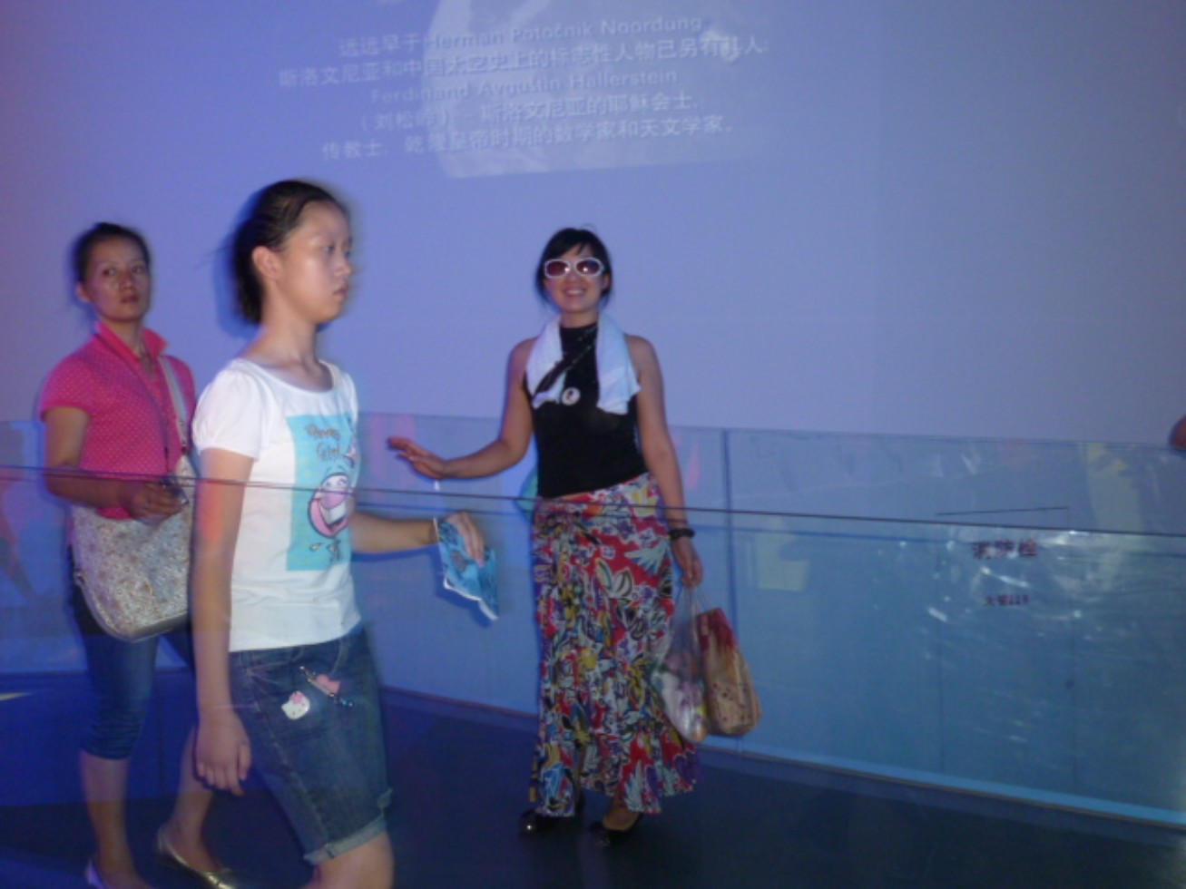 thumb012.jpg